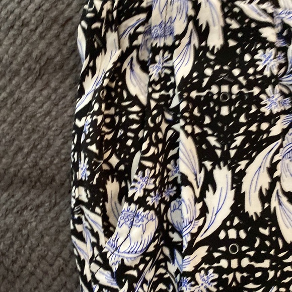 Luna Pants two side pockets with Tasso , elastic waist ban . Size s  never worn. - Picture 7 of 10